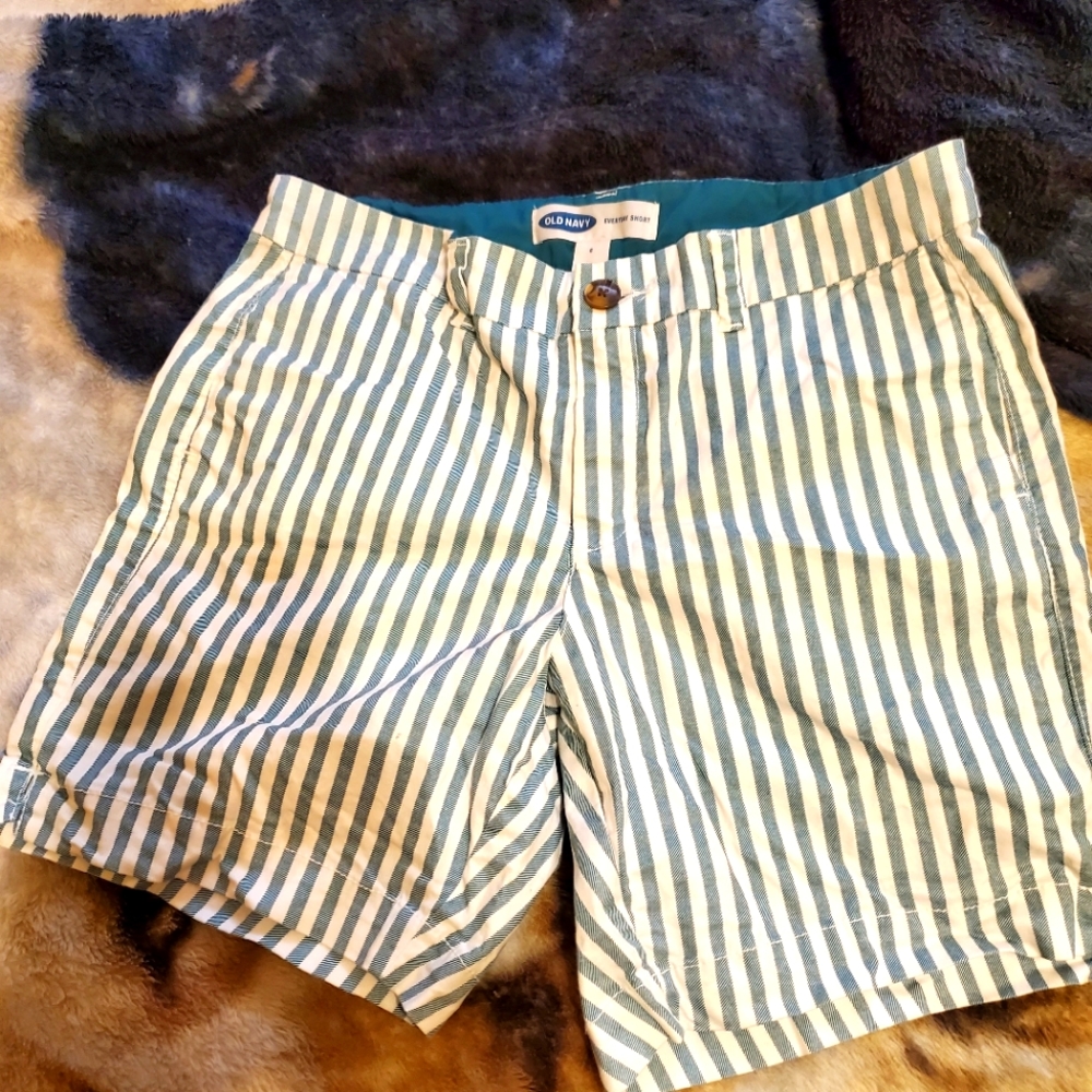 Women's Old Navy Chino shorts